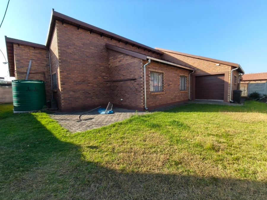 3 Bedroom Property for Sale in Waterval East North West